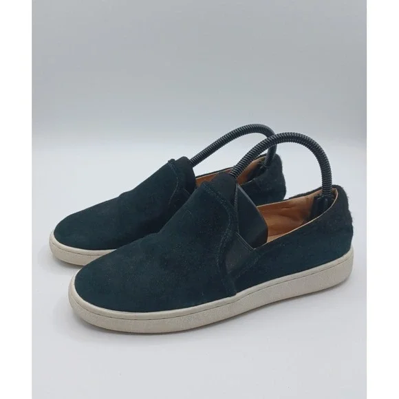 UGG Women's Australia Black Suede Slip On Sneaker size 7.5 - Picture 2 of 9